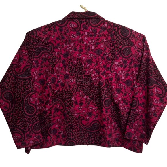 Goodclothes Petite 2XWP Paisley & Floral Cropped Button-Up Shirt 2XWP Pink Black - Picture 2 of 13